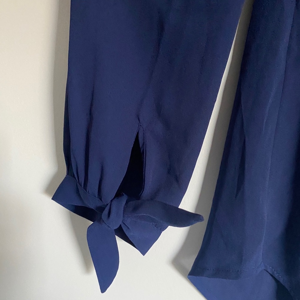 Blue top - Picture 3 of 3